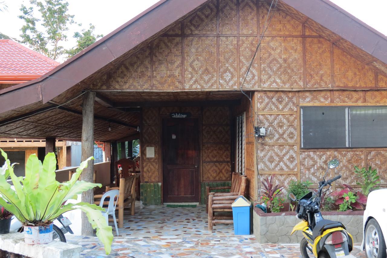 Overview Hostel Loon Bagian luar foto