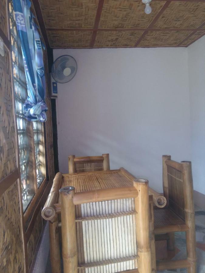 Overview Hostel Loon Bagian luar foto